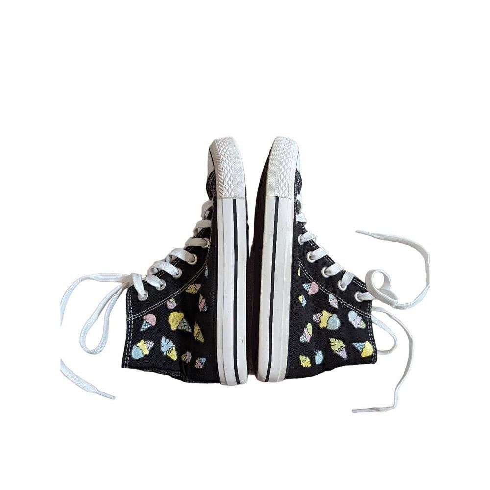 Amy and Mak Women's Black & Ice Cream Cones Print High-Top Shoes Size 6